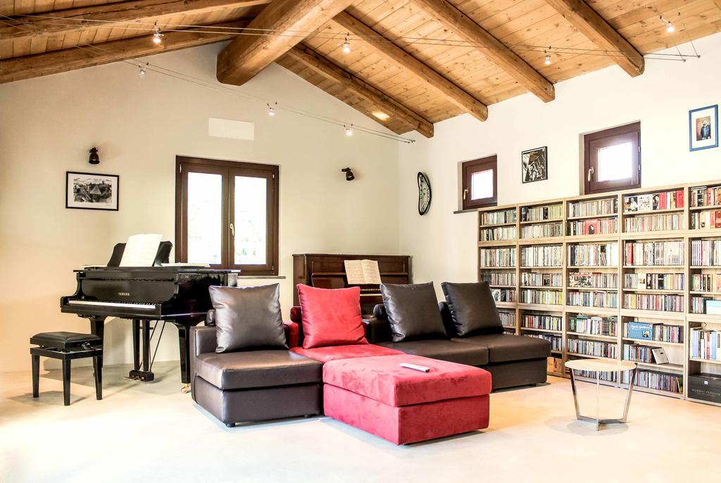 Le Stanze Della Musica Hotel Borgomale Exterior photo